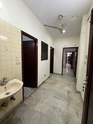 2 BHK Builder Floor – Entrance View at Kalkaji - for Rent