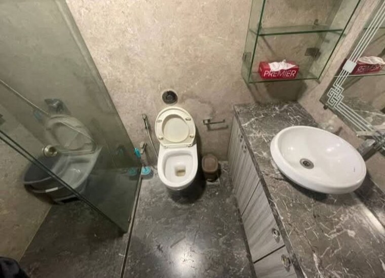 Bathroom, hiranandani-gardens-canna 1 Bedroom 600 Sq.Ft. Apartment In Powai Mumbai 10284137