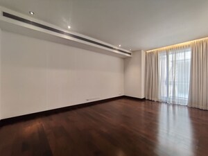 Room in 4 BHK Villa at Prestige Golfshire, Nandi Hills – for Rent