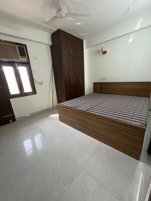 Room in 1 BHK Apartment at Chattarpur – for Rent