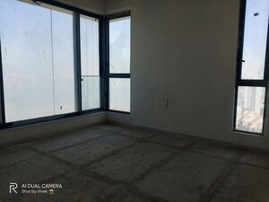 Room in 3 BHK Apartment at Hubtown 25 South, Prabhadevi – for Rent