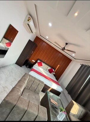 Staircase in 6+ BHK Independent House at Gomti Nagar – for Rent