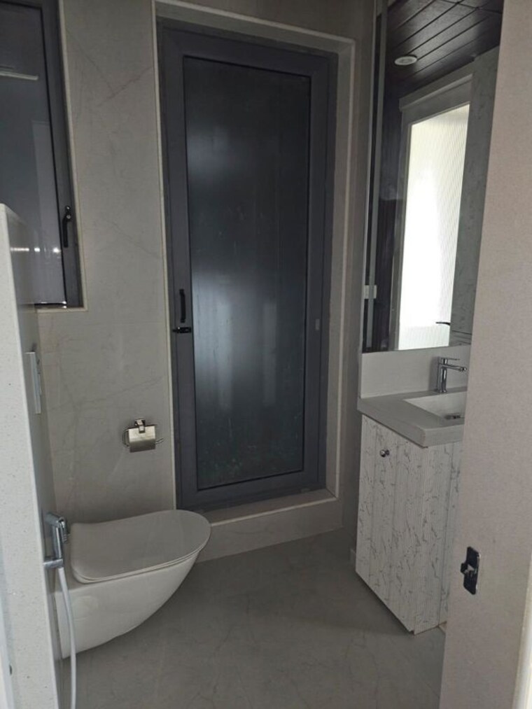 Bathroom, hubtown-25-south 3 Bedroom 1550 Sq.Ft. Apartment In Prabhadevi Mumbai 10284194