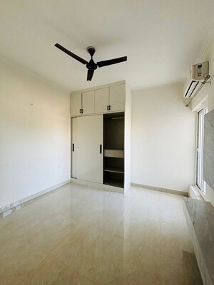 Room in 2.5 BHK Apartment at Shree Vardhman Victoria, Sector 70 – for Rent