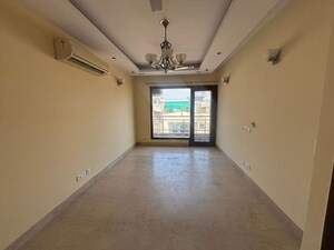 3 BHK Builder Floor For Rent in Delhi Cantonment