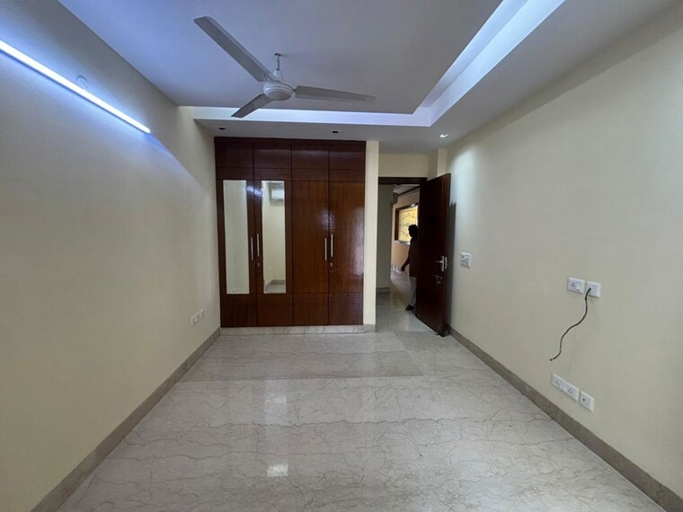 Room, delhi cantonment 3 Bedroom 208 Sq.Yd. Builder Floor In Delhi Cantonment Delhi 10284217