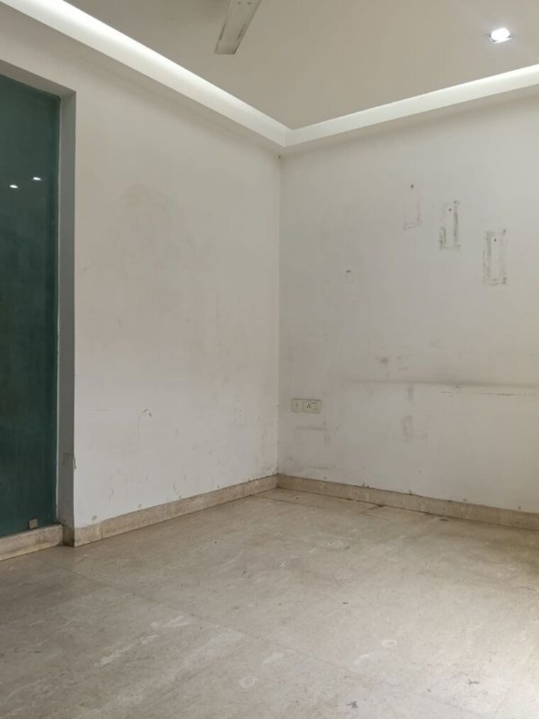 Room, delhi cantonment 3 Bedroom 208 Sq.Yd. Builder Floor In Delhi Cantonment Delhi 10284222