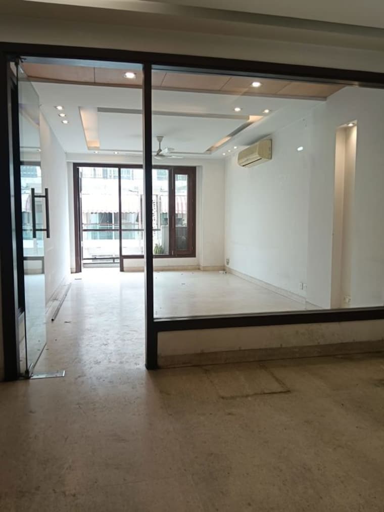 Room, delhi cantonment 3 Bedroom 208 Sq.Yd. Builder Floor In Delhi Cantonment Delhi 10284222