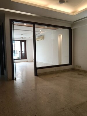 Room in 3 BHK Builder Floor at Delhi Cantonment – for Rent