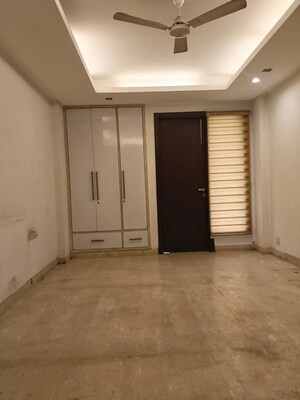 Room in 3 BHK Builder Floor at Delhi Cantonment – for Rent