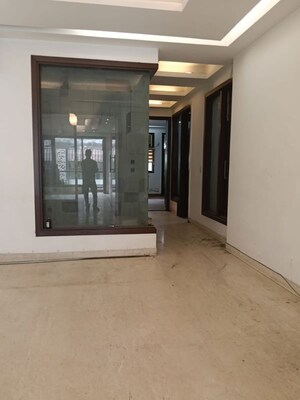 Room in 3 BHK Builder Floor at Delhi Cantonment – for Rent