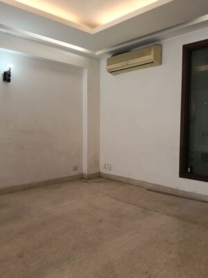 Room in 3 BHK Builder Floor at Delhi Cantonment – for Rent