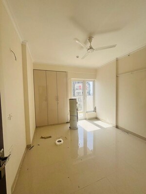 Bathroom in 2 BHK Apartment at Pareena Micasa, Sector 68 – for Rent