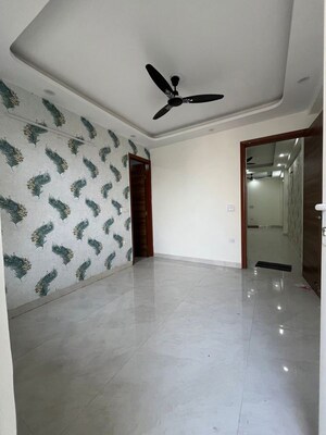 Room in 2 BHK Apartment at Chattarpur – for Rent