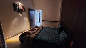 Bedroom in 2.5 BHK Independent House at Gomti Nagar – for Rent