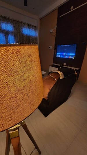 Bedroom in 2.5 BHK Independent House at Gomti Nagar – for Rent