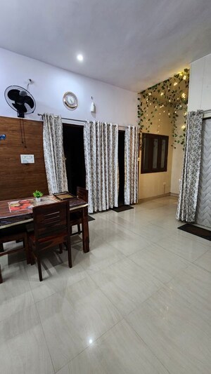 Living Room in 2.5 BHK Independent House at Gomti Nagar – for Rent