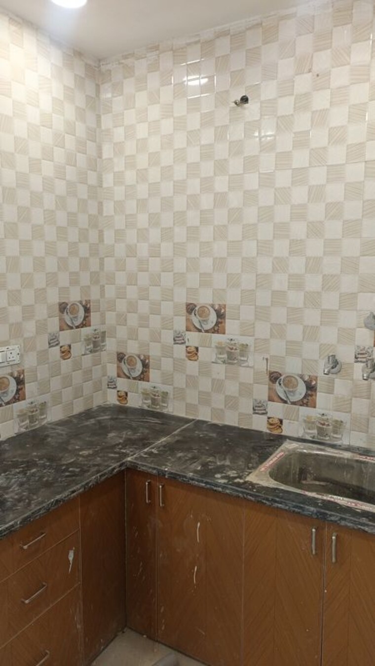 Bathroom, patel nagar 2 Bedroom 450 Sq.Ft. Builder Floor In Patel Nagar Delhi 10284262