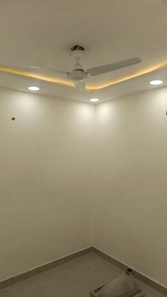 2 BHK + Servant Room Builder Floor For Rent in Patel Nagar