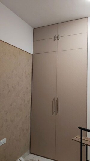 Furnished Amenities in 2.5 BHK Apartment at Lodha Bellagio, Powai – for Rent