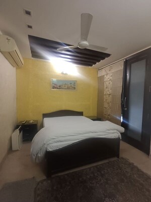 Bedroom in 3 BHK Builder Floor at Delhi Cantonment – for Rent
