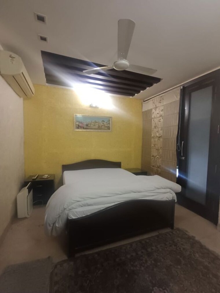 Bedroom, delhi cantonment 3 Bedroom 200 Sq.Yd. Builder Floor In Delhi Cantonment Delhi 10284276