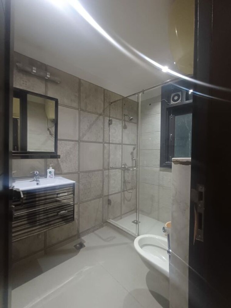 Kitchen, delhi cantonment 3 Bedroom 200 Sq.Yd. Builder Floor In Delhi Cantonment Delhi 10284276
