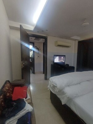 Bedroom in 3 BHK Builder Floor at Delhi Cantonment – for Rent