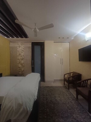Bedroom in 3 BHK Builder Floor at Delhi Cantonment – for Rent