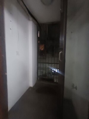 Building Lobby in 3 BHK Builder Floor at Delhi Cantonment – for Rent