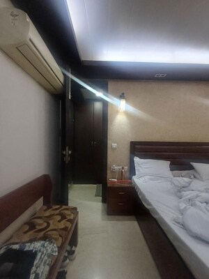 Furnished Amenities in 3 BHK Builder Floor at Delhi Cantonment – for Rent