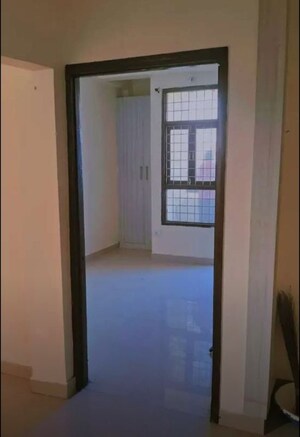 Room in 3 BHK Apartment at Park Villa Apartments, Hazratganj – for Rent
