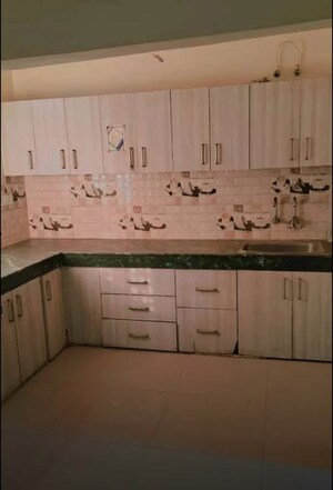 Kitchen in 3 BHK Apartment at Park Villa Apartments, Hazratganj – for Rent