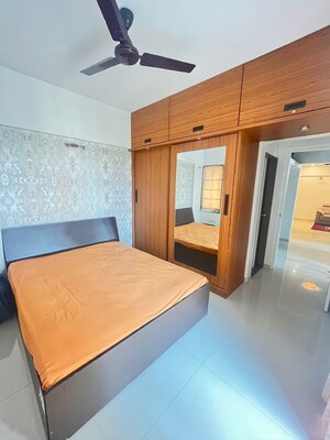 Room in 2 BHK Apartment at Prakruti Pearl, Ghodbunder Road – for Rent