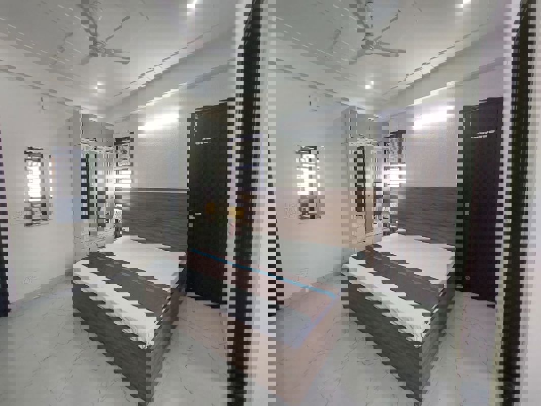 1 Rk  250 Sq.Ft. Builder Floor in Greenwood City