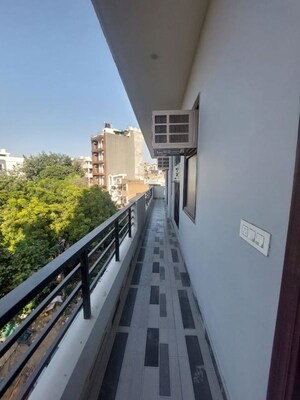 Balcony in 1 RK Builder Floor at Greenwood City, Sector 40 – for Rent