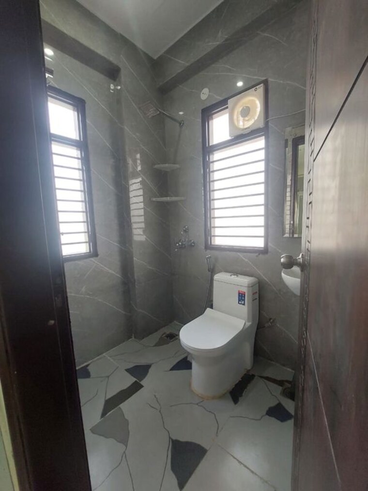 Bathroom, greenwood-city 1 RK 250 Sq.Ft. Builder Floor In Sector 40 Gurgaon 10284288