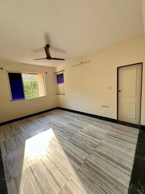 Room in 2 BHK Apartment at Hiranandani Estate Hill Grange, Ghodbunder Road – for Rent