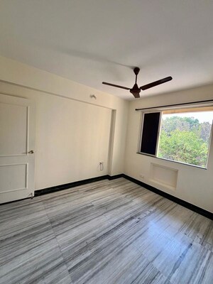 Room in 2 BHK Apartment at Hiranandani Estate Hill Grange, Ghodbunder Road – for Rent