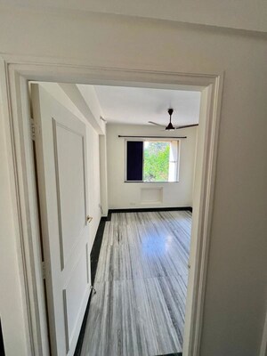 Room in 2 BHK Apartment at Hiranandani Estate Hill Grange, Ghodbunder Road – for Rent