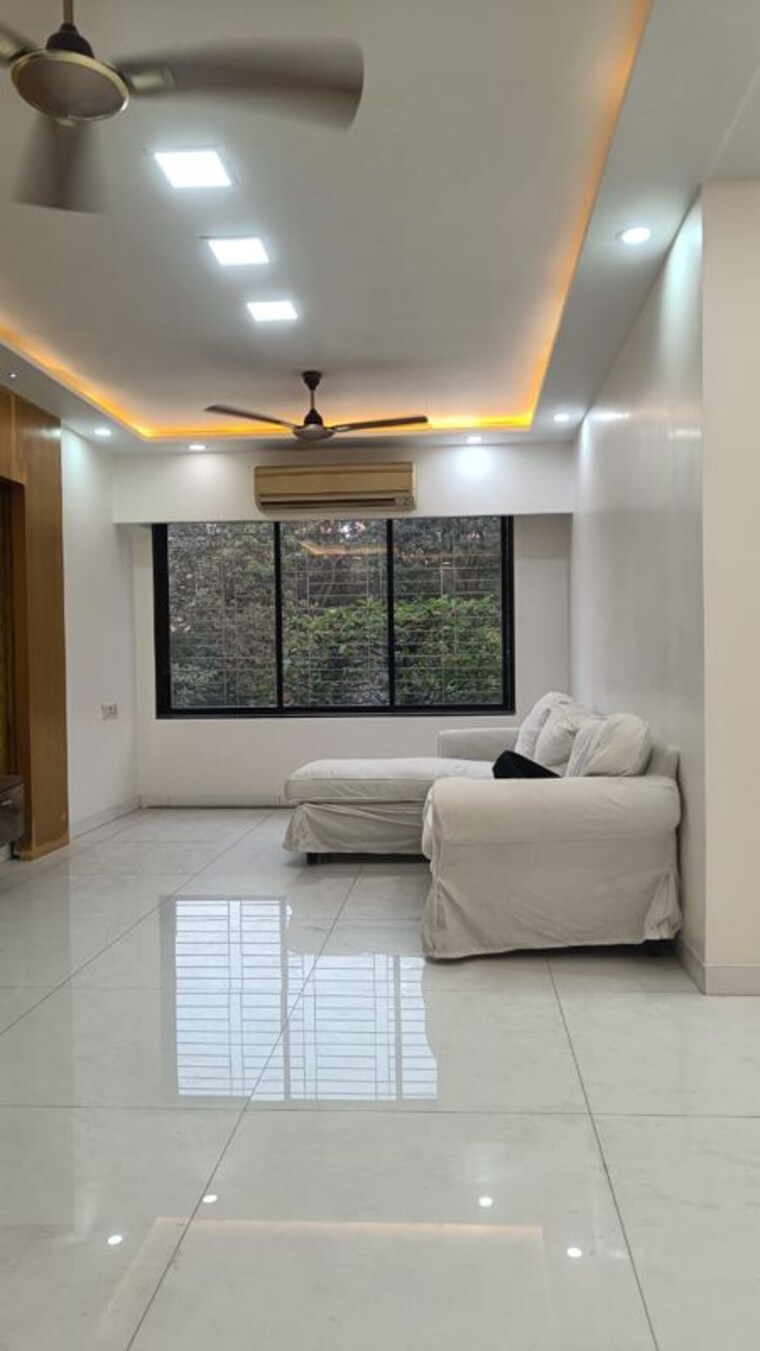 Living Room, hiranandani-gardens-silver-oak 2 Bedroom 850 Sq.Ft. Apartment In Powai Mumbai 10284316