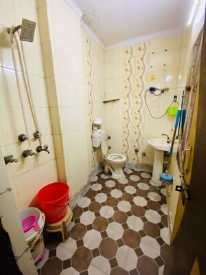 Bathroom in 1 BHK Builder Floor at Uttam Nagar – for Rent