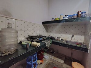 Kitchen in 1.5 BHK Apartment at Katwaria Sarai – for Rent