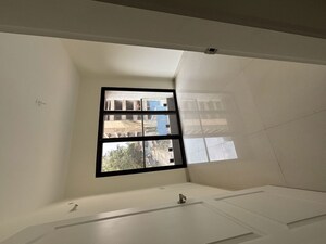 Room in 2 BHK Apartment at Kumar 47 East A, Magarpatta City – for Rent