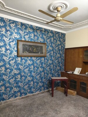 Bedroom in 2.5 BHK Builder Floor at Sai Apartment Noida, Sector 71 – for Rent