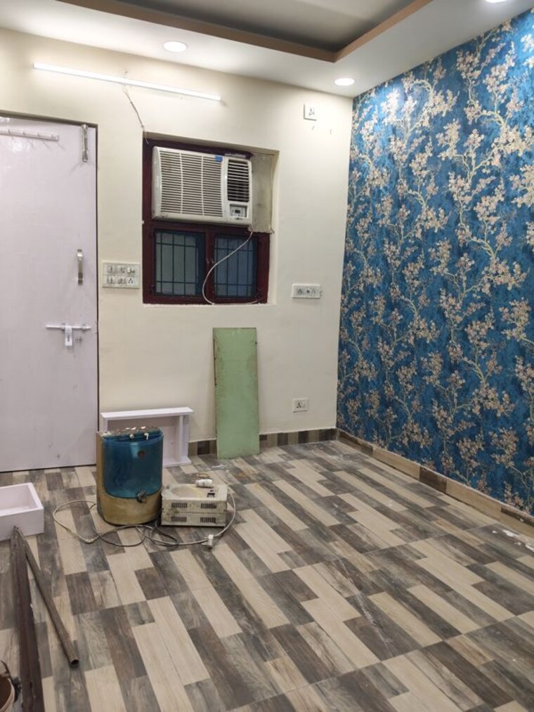 Bedroom, sai-apartment-noida 2.5 Bedroom 550 Sq.Ft. Builder Floor In Sector 71 Noida 10284372