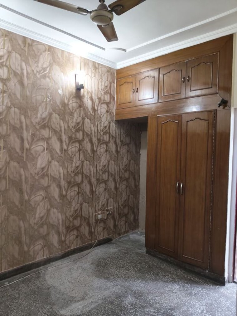 Room, sai-apartment-noida 2.5 Bedroom 550 Sq.Ft. Builder Floor In Sector 71 Noida 10284372