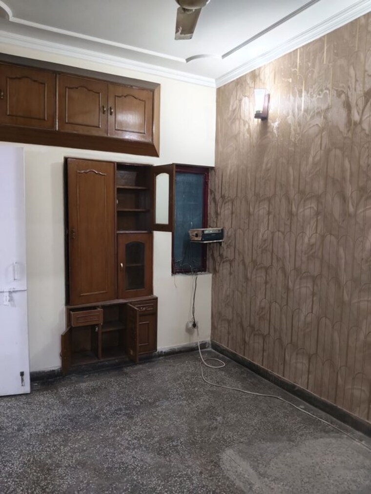 Room, sai-apartment-noida 2.5 Bedroom 550 Sq.Ft. Builder Floor In Sector 71 Noida 10284372