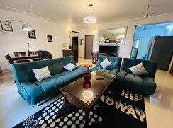 2 BHK Apartment For Rent in Hiranandani Gardens
