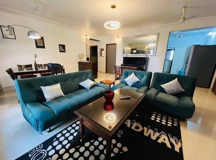 2 BHK Apartment For Rent in Hiranandani Gardens
